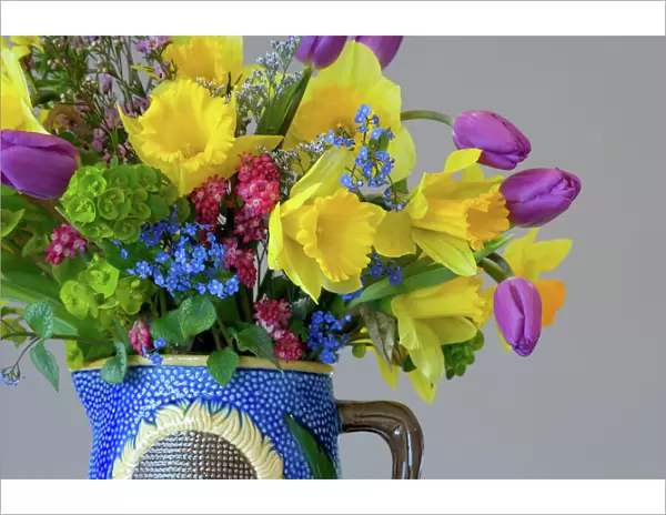 Spring flower bouquet in vase. Credit as: Don Paulson  /  Jaynes Gallery  /  DanitaDelimont
