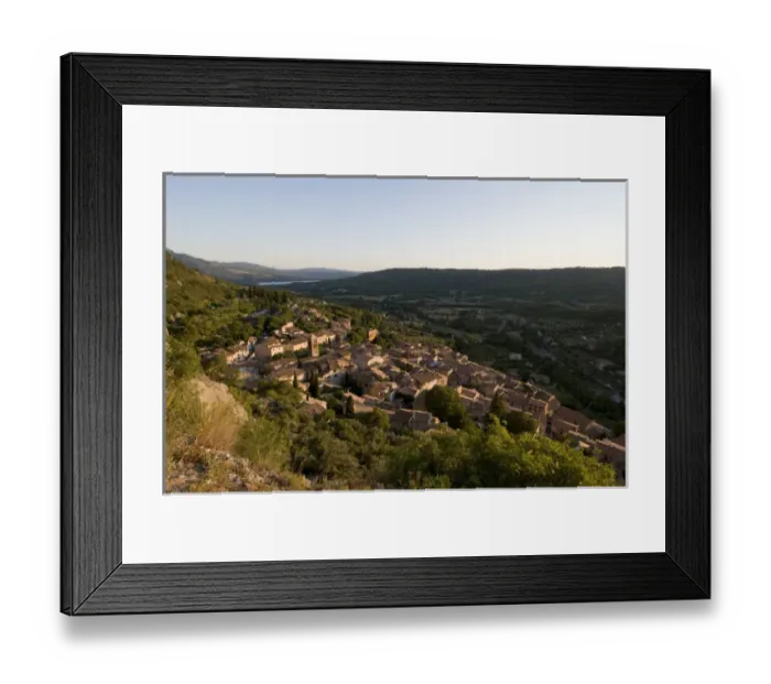 Framed Print : Moustiers-Sainte-Marie, Provence, France Framed Print : Moustiers-Sainte-Marie, Provence, France