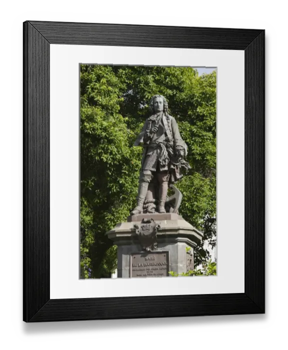 Framed Print : France, Reunion Island, St-Denis, Statue of Mahe de la Bourdonnais, former colonial