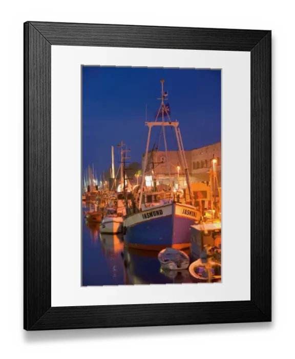 Framed Print : harbor by night Framed Print : harbor by night