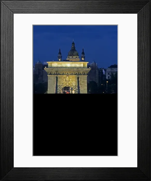Framed Print : Budapest, Hungery Chain Bridge across Danube River