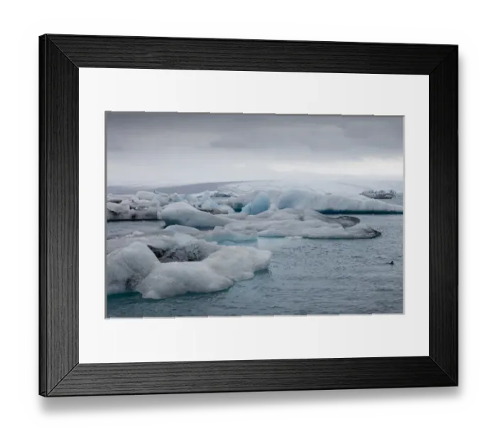 Framed Print : Icebergs floating in Jokulsarlon glacial lagoon, South coast, Iceland