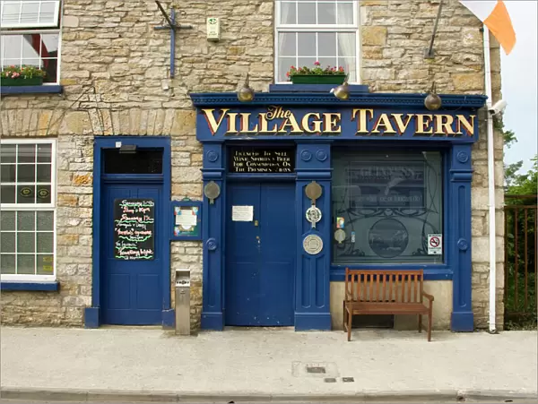 Europe, Ireland, Donegal. Traditional Irish pub. Credit as: Wendy Kaveney  /  Jaynes