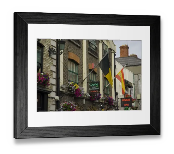Framed Print : IRELAND, Dublin. Temple Bar. Colorful pub Framed Print : IRELAND, Dublin. Temple Bar. Colorful pub