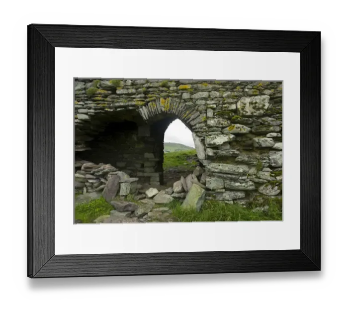 Framed Print : IRELAND, Kerry, Ring of Kerry. Ballycarberry Castle, near Cahersiveen. Ruined archway Framed Print : IRELAND, Kerry, Ring of Kerry. Ballycarberry Castle, near Cahersiveen. Ruined archway