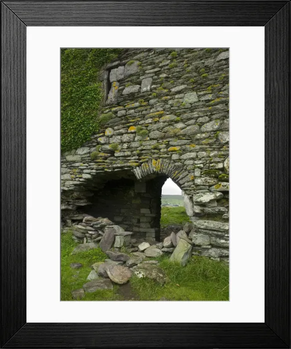Framed Print : IRELAND, Kerry, Ring of Kerry. Ballycarberry Castle, near Cahersiveen. Ruined archway