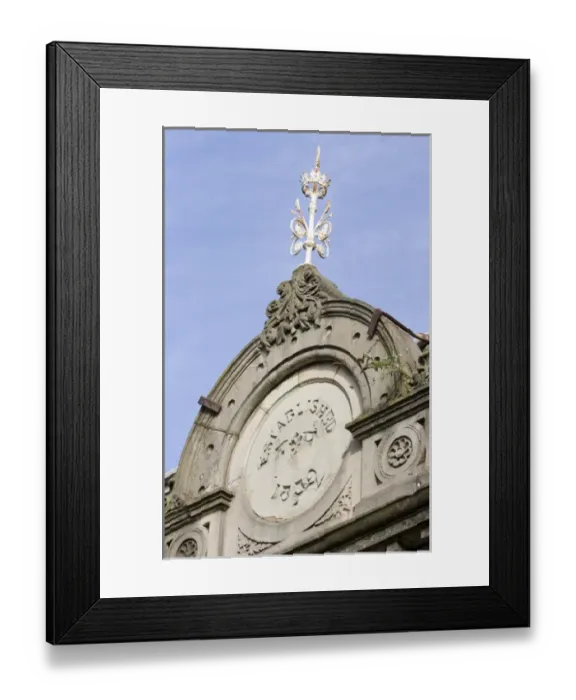 Framed Print : Northern Ireland, Derry, Londonderry, historic, walled city, architecture