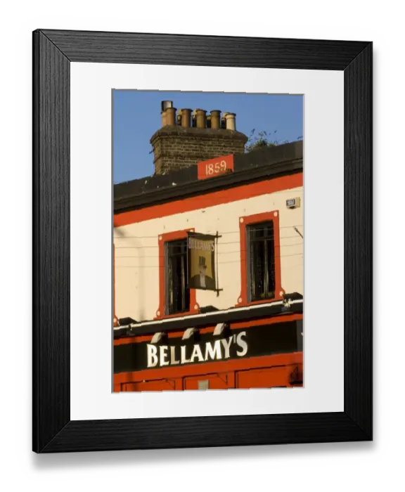 Framed Print : Ireland, Dublin, tavern, bar Framed Print : Ireland, Dublin, tavern, bar