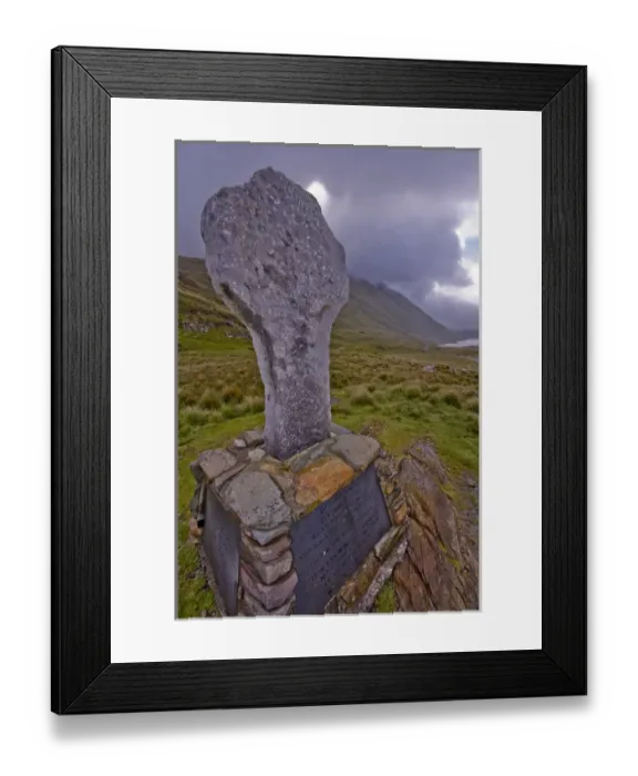 Framed Print : Ireland, 1849 potato famine, death, starvation, memorial, County Mayo, tourists