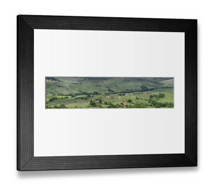 Framed Print : Panoramic view of Tuscany region of Italy near Pienza