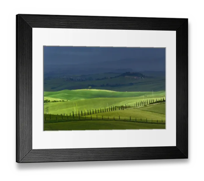 Framed Print : Rolling agricultural farm fields and dappled sunlight, Tuscany, Italy