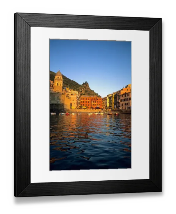 Framed Print : Vernazza, Liguria, Italy Cique Terre, Mediterranean Framed Print : Vernazza, Liguria, Italy Cique Terre, Mediterranean