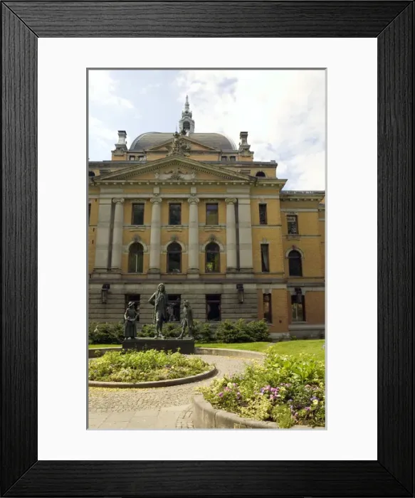Framed Print : national theatre Oslo Norway