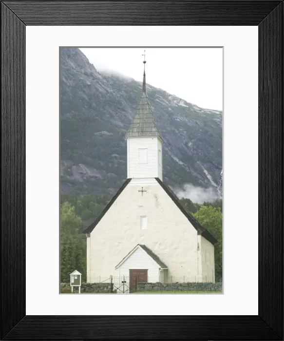 Framed Print : EidFjord church nesteld in the magnificant Eidfjord valley