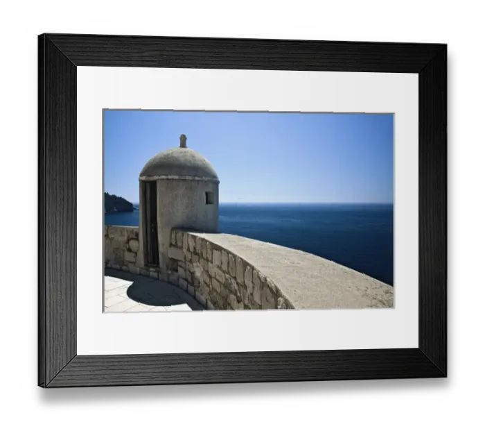 Framed Print : Fortification along city wall around Old Town Dubrovnik overlooking the Adriatic