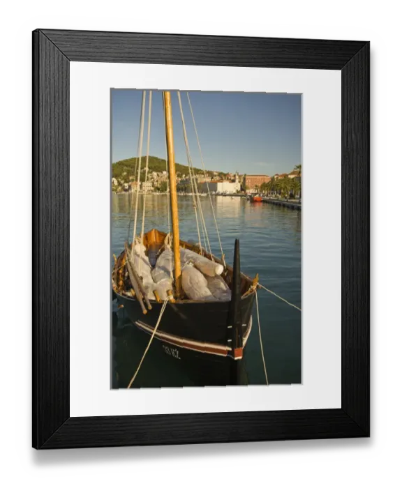 Framed Print : Harbour area, Walking just outside Dioceltians Palace built as a grand retirement