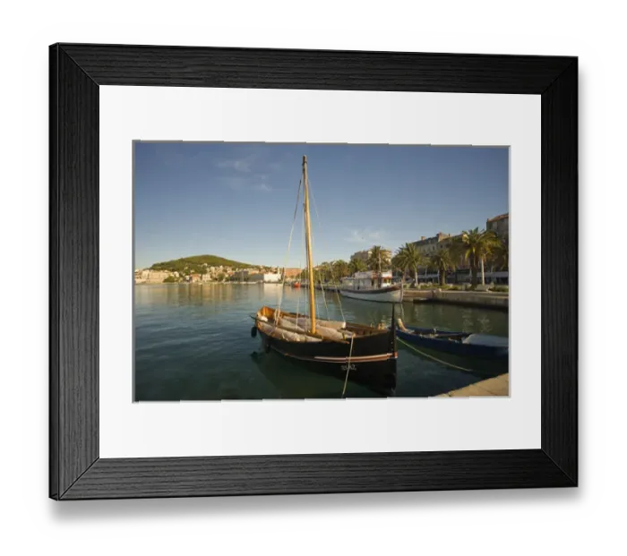 Framed Print : Harbour area, Walking just outside Dioceltians Palace built as a grand retirement Framed Print : Harbour area, Walking just outside Dioceltians Palace built as a grand retirement