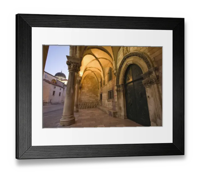 Framed Print : CROATIA, Dubrovnik. Archway inside the walled city Framed Print : CROATIA, Dubrovnik. Archway inside the walled city