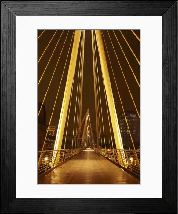 Framed Print : Jubilee Footbridge across River Thames, London, England, United Kingdom