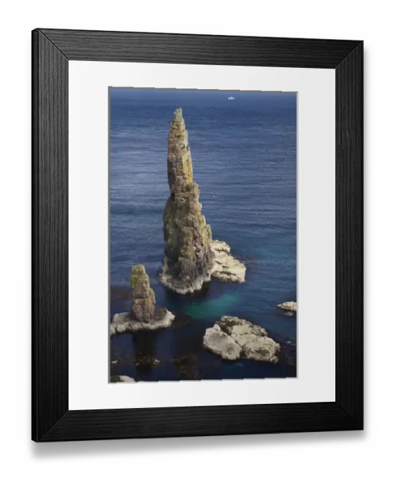 Framed Print : Stacks of Duncansby, Duncansby Head, John O Groats, Caithness, Highlands, Scotland Framed Print : Stacks of Duncansby, Duncansby Head, John O Groats, Caithness, Highlands, Scotland