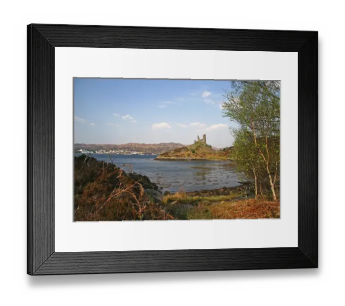 Framed Print : Kyleakin, Scotland. The ancient ruins of Kyleakin Castle or Castle Moil at the entrance Framed Print : Kyleakin, Scotland. The ancient ruins of Kyleakin Castle or Castle Moil at the entrance