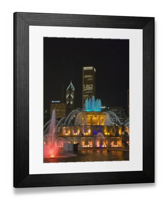 Framed Print : A view of Buckingham Fountain in Grant Park, Chicago Framed Print : A view of Buckingham Fountain in Grant Park, Chicago