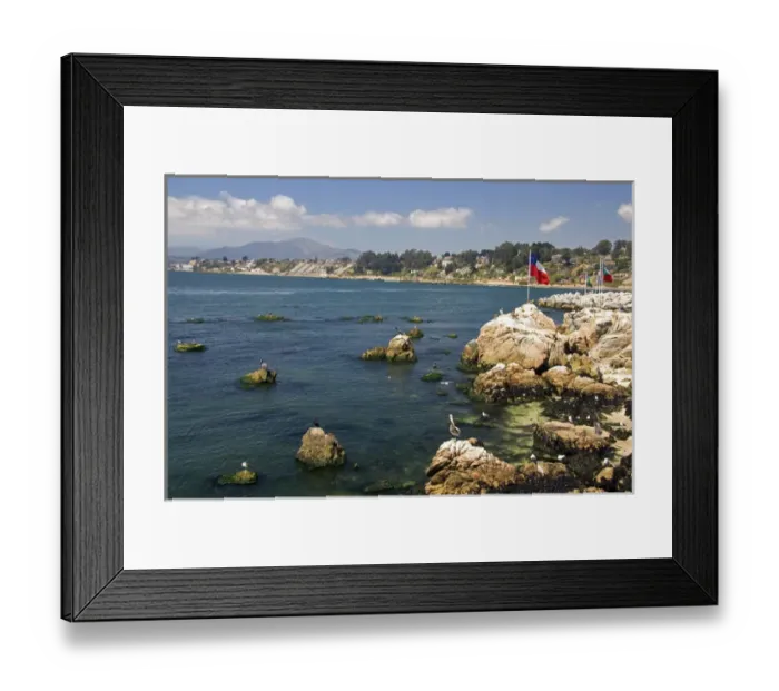 Framed Print : Coastal scene at Concon on the Pacific Ocean in Chile Framed Print : Coastal scene at Concon on the Pacific Ocean in Chile