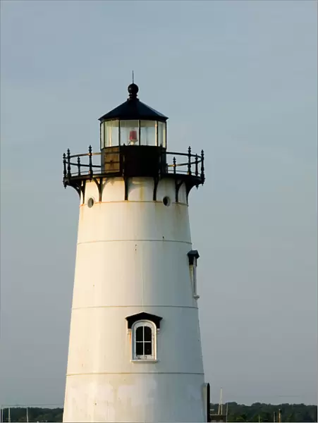 USA-MASSACHUSETTS-Marthas Vineyard: Edgartown- Edgartown Lighthouse  /  Morning