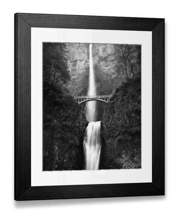 Framed Print : USA, Oregon, View of Multnomah Falls in Columbia Gorge