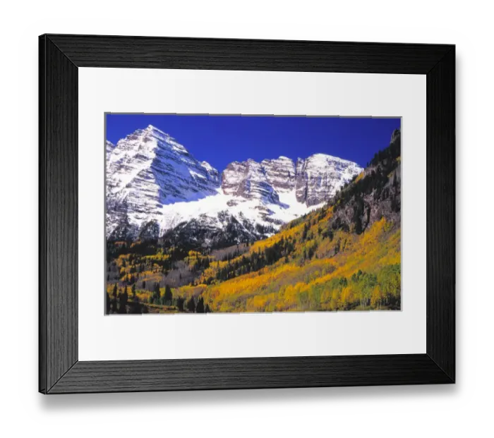 Framed Print : Maroon Bells and aspens in Snowmass Wilderness Area in autumn Framed Print : Maroon Bells and aspens in Snowmass Wilderness Area in autumn