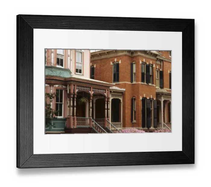 Framed Print : Old beautiful restored Southern Victorian homes of the wonderful town of Savannah Framed Print : Old beautiful restored Southern Victorian homes of the wonderful town of Savannah