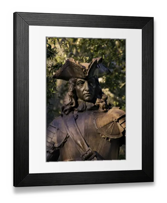 Framed Print : USA, Georgia, Savannah, historic district, statue of General James Edward Oglethorpe Framed Print : USA, Georgia, Savannah, historic district, statue of General James Edward Oglethorpe