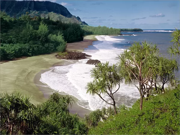 USA, Hawaii, Kauai, Lumahai Beach. Lumahai Beach is one of the many secluded beaches