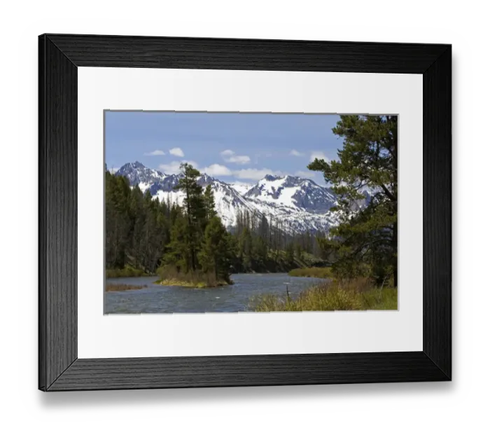Framed Print : The Salmon River flowing below the Sawtooth Mountain Range near Stanley, Idaho Framed Print : The Salmon River flowing below the Sawtooth Mountain Range near Stanley, Idaho