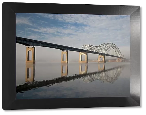 IA, Dubuque, Julien Dubuque bridge, spans the Mississippi River between Iowa and Illinois