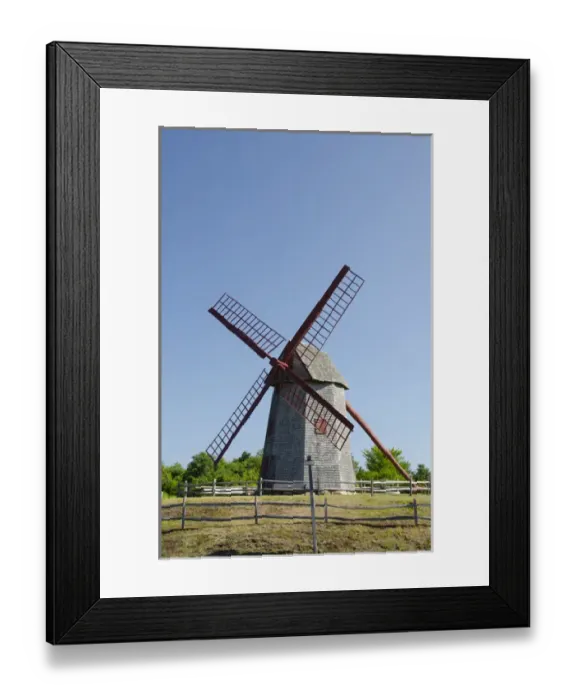 Framed Print : Massachusetts, Nantucket Island. The Old Windmill (aka Grindmill) the oldest operating Framed Print : Massachusetts, Nantucket Island. The Old Windmill (aka Grindmill) the oldest operating