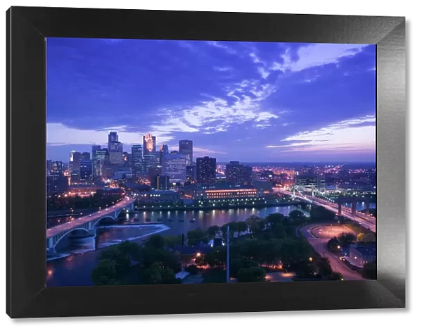USA-Minnesota-Minneapolis: Evening city skyline scene from St. Anthony Main
