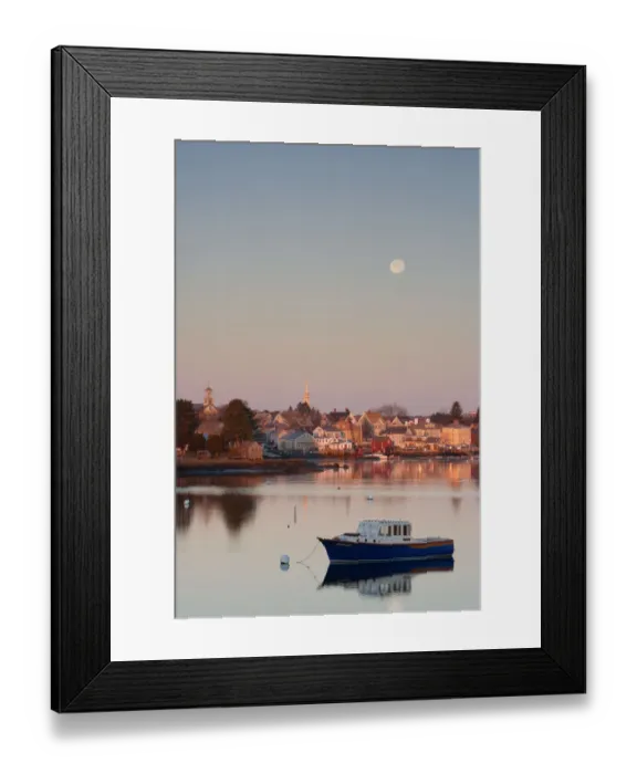 Framed Print : Portsmouth Harbor in early morning. Portsmouth, New Hampshire Framed Print : Portsmouth Harbor in early morning. Portsmouth, New Hampshire
