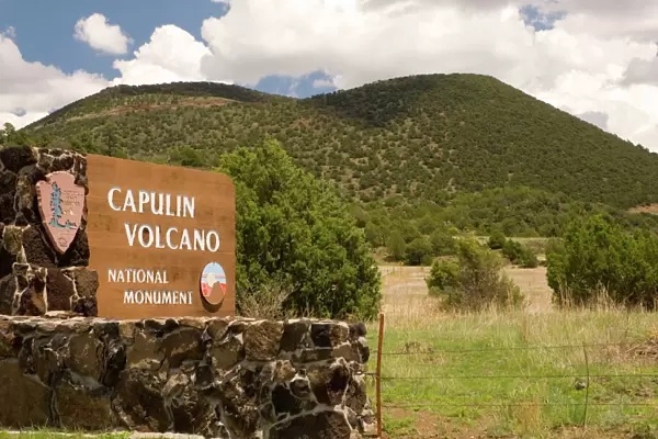 USA, NM, Capulin Volcano National Monument. Extinct volcano, erupted fairly recently (56