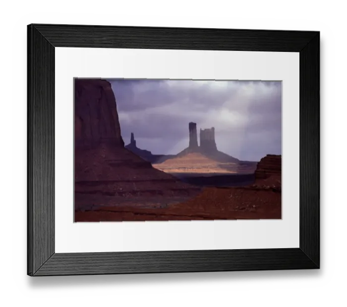 Framed Print : Utah Monument Valley with ray of light Framed Print : Utah Monument Valley with ray of light