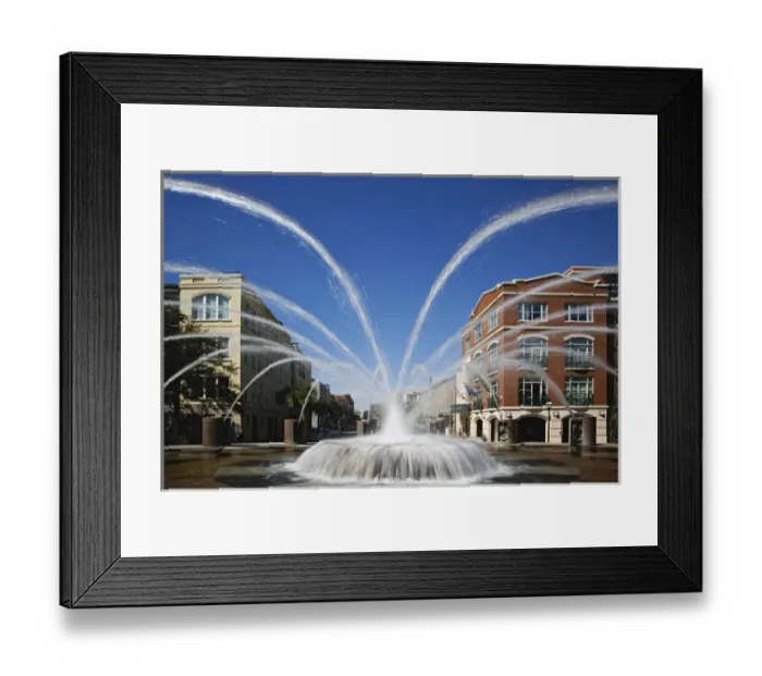 Framed Print : Water fountain in motion, Charleston, South Carolina Framed Print : Water fountain in motion, Charleston, South Carolina