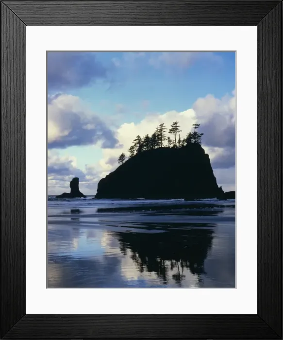 Framed Print : USA, Washington, Olympic National Park, Sunrise on coast