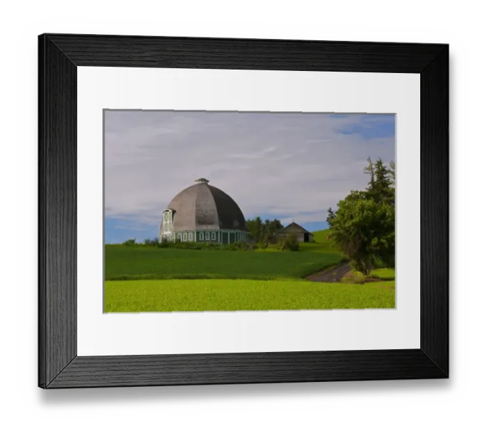 Framed Print : A view of a round barn in Pullman Washington State Framed Print : A view of a round barn in Pullman Washington State
