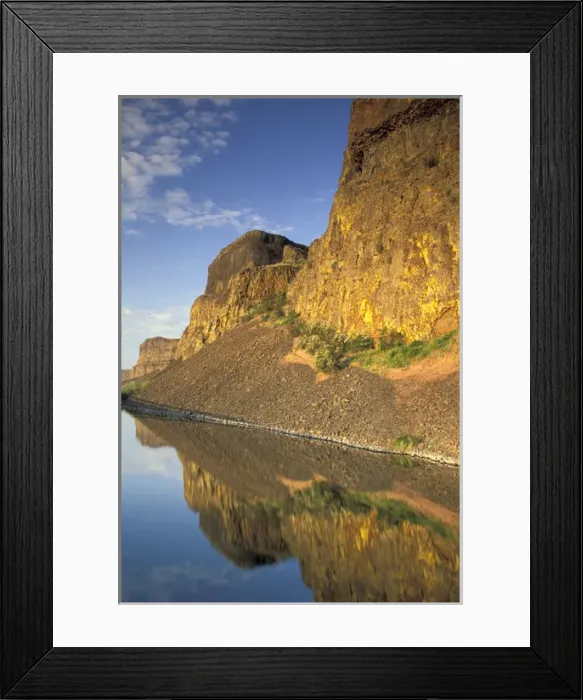 Framed Print : NA, USA, Washington, Electric City. Upper Grand Coulee Basalt cliffs and Banks lake