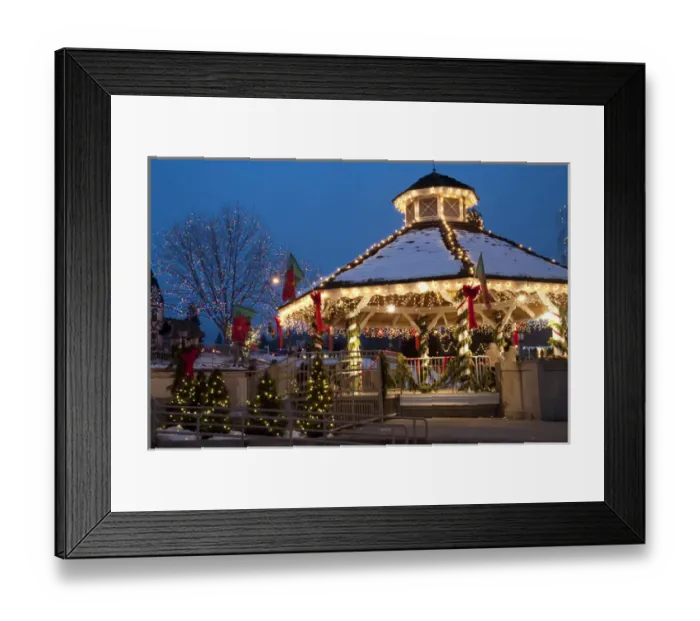 Framed Print : USA, Washington, Leavenworth at Christmas Framed Print : USA, Washington, Leavenworth at Christmas