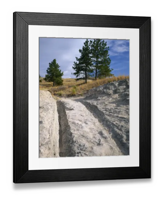 Framed Print : WYOMING. USA. Wagon ruts in rock along Oregon Trail near Guernsey