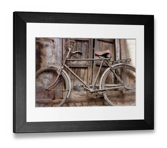 Framed Print : Bicycle in doorway, Jodhpur, Rajasthan, India Framed Print : Bicycle in doorway, Jodhpur, Rajasthan, India