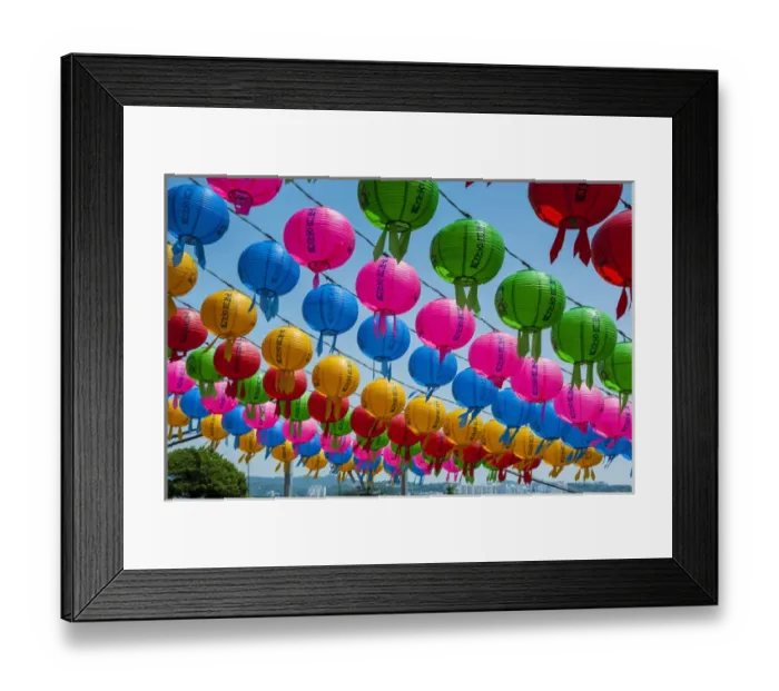 Framed Print : Colourful paper lanterns in the Unesco world heritage sight the fortress of Suwon Framed Print : Colourful paper lanterns in the Unesco world heritage sight the fortress of Suwon