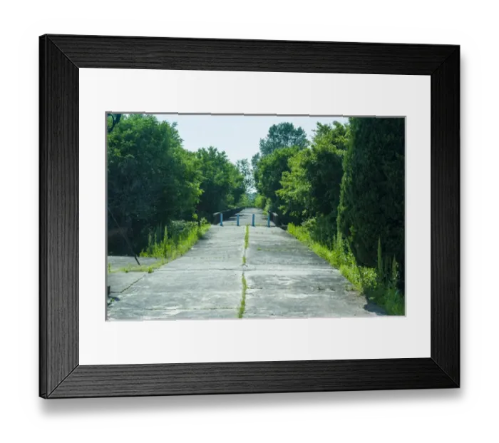 Framed Print : The high security border between South and North Korea, Panmunjom, South Korea Framed Print : The high security border between South and North Korea, Panmunjom, South Korea