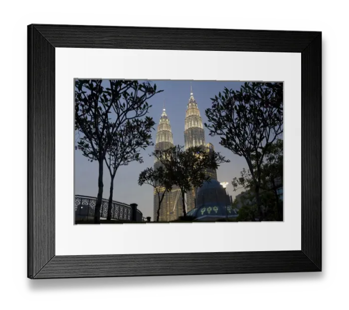 Framed Print : Petronas Towers & Al-Asyikin Mosque, Kuala Lumpur, Malaysia